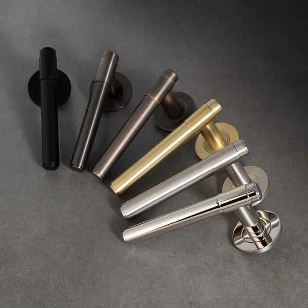 Kingston Plain door lever on rose - solid brass