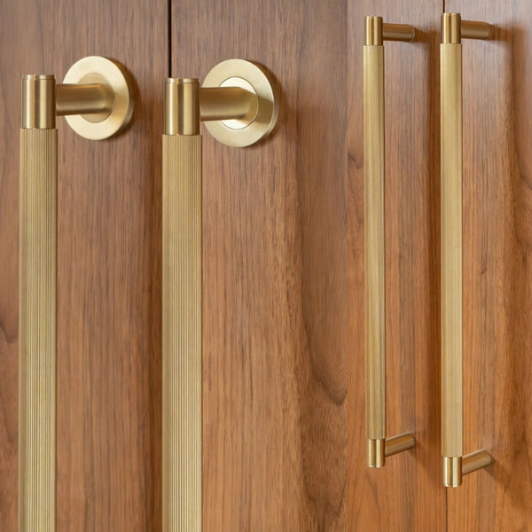 AW502 Spitfire Reeded Door Pull Handle - Solid Brass