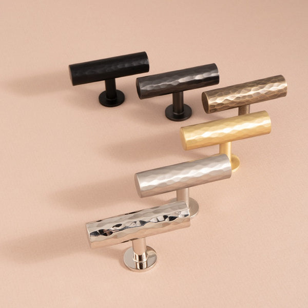 Leila HAMMERED cabinet T-Bar - solid brass
