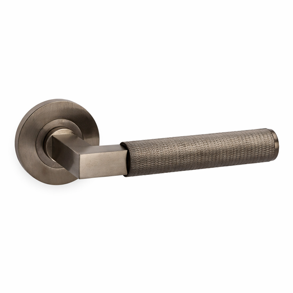 Knurled hurricane lever on rose door handle - dark bronze