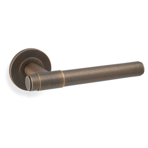Kingston Plain door lever on rose - solid brass
