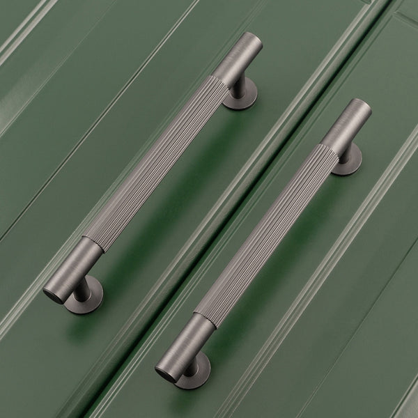 FTD710 LINED Cabinet Pull Handle - solid brass