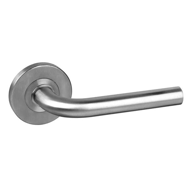 Coupe Oslo on rose door handle