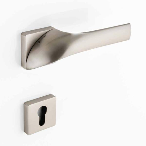 Lena - Brushed Nickel door handle